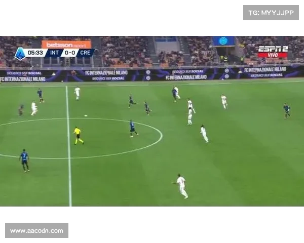 劳塔罗点射建功国际米兰四比一大胜克雷莫内塞豪取意甲关键胜利